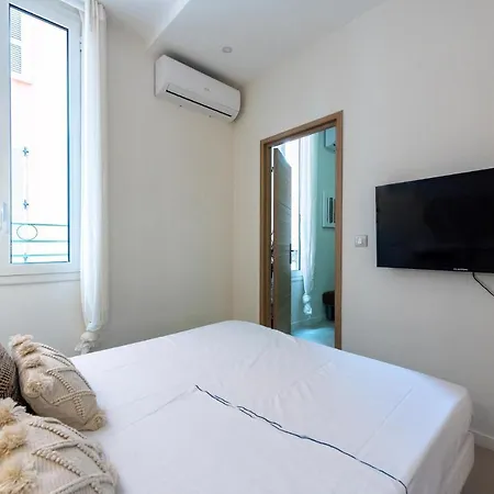 Cozy - 300m Apartmán *